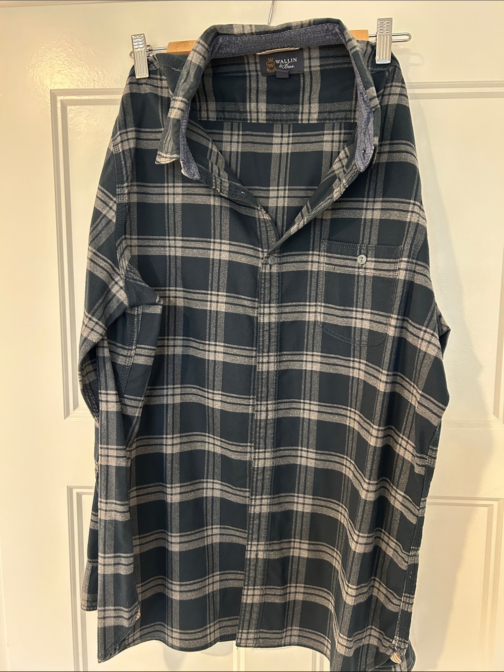 Wallin & Bros Men’s Dark Green Plaid Button-Down Shirt